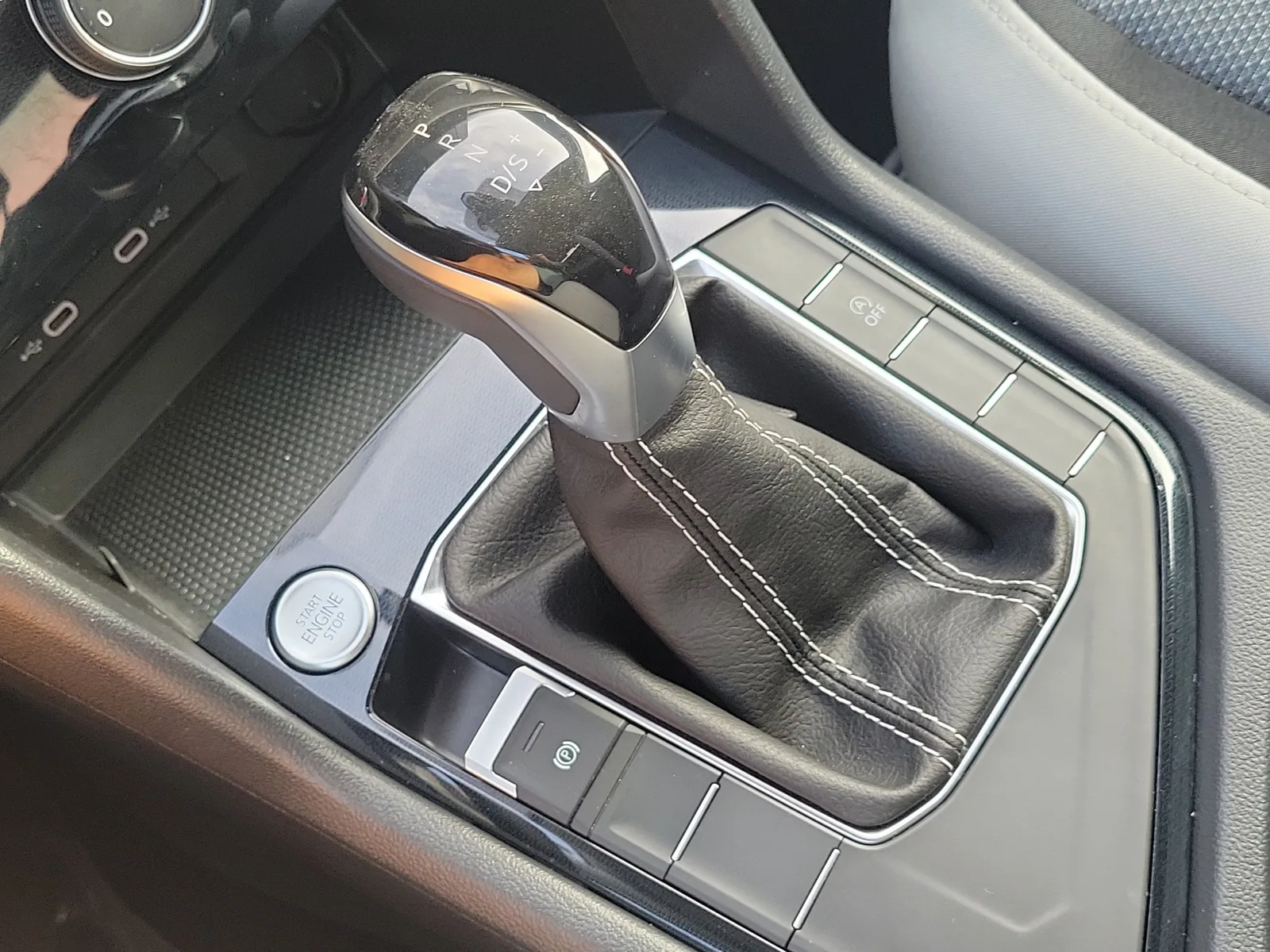 2025 Volkswagen Taos S photo 26