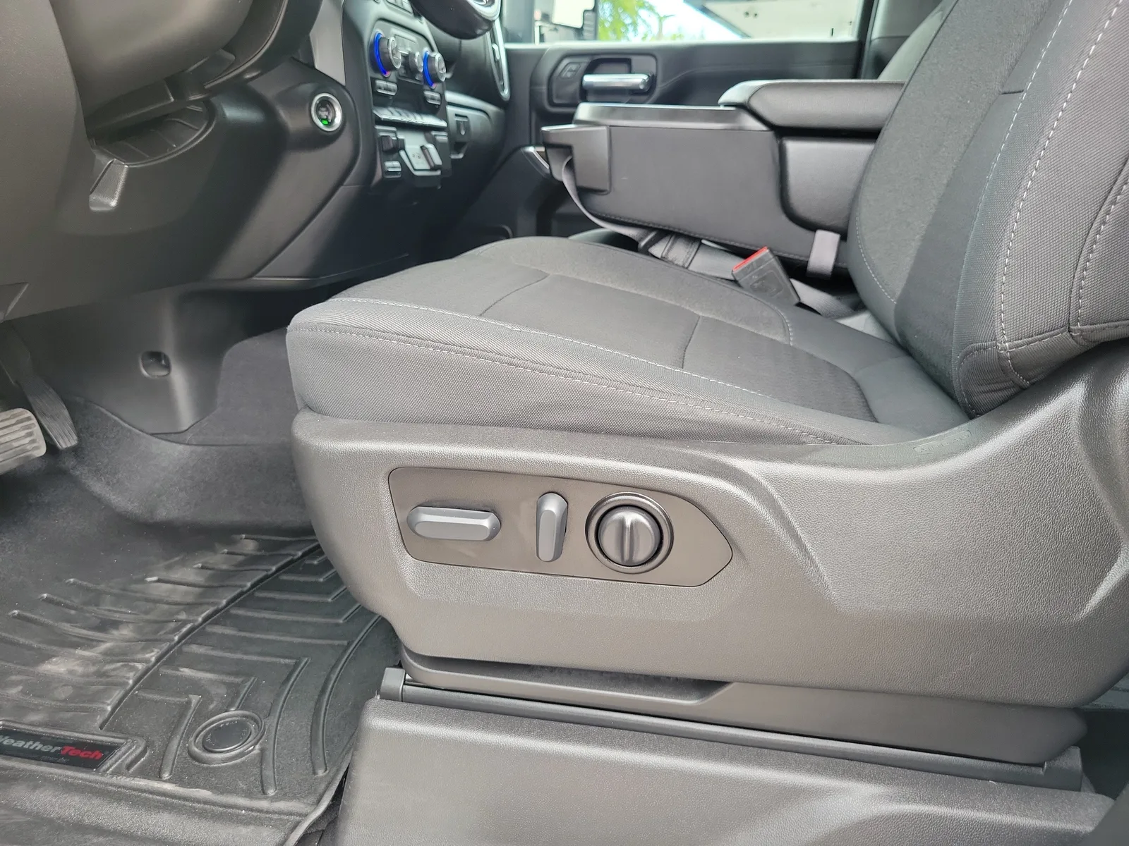 2022 Chevrolet Silverado 2500 HD LT photo 12