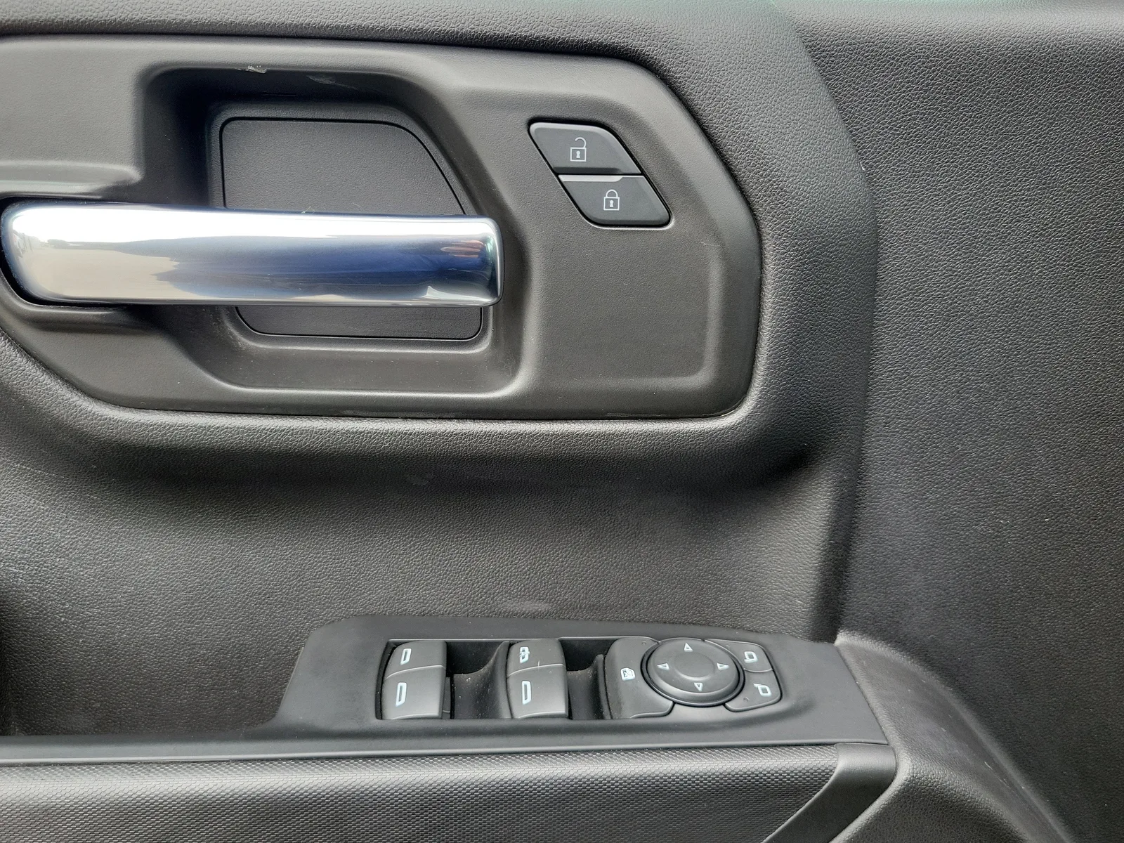2024 Chevrolet Silverado 1500 Custom photo 19