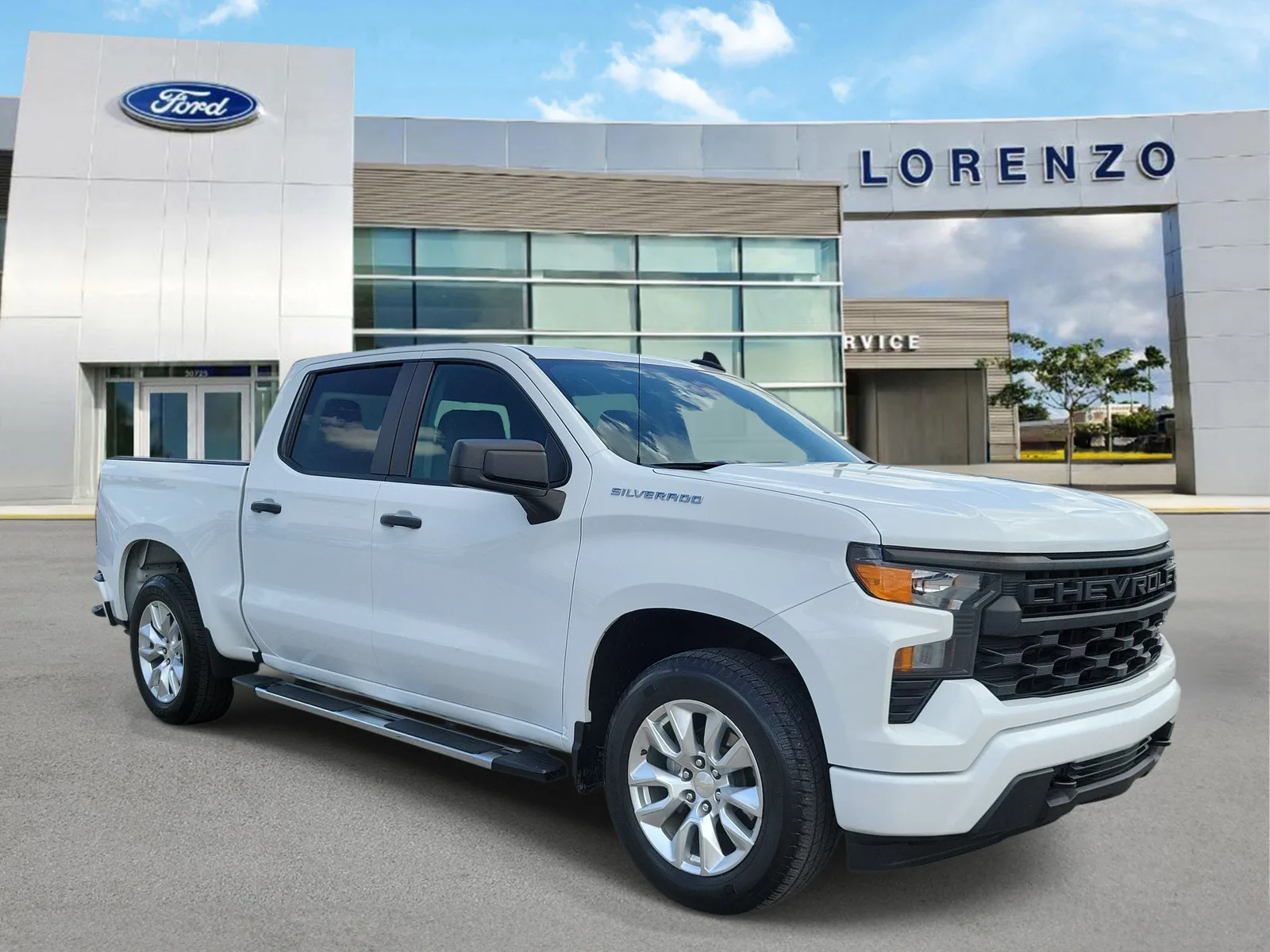 2024 Chevrolet Silverado 1500 Custom photo 3