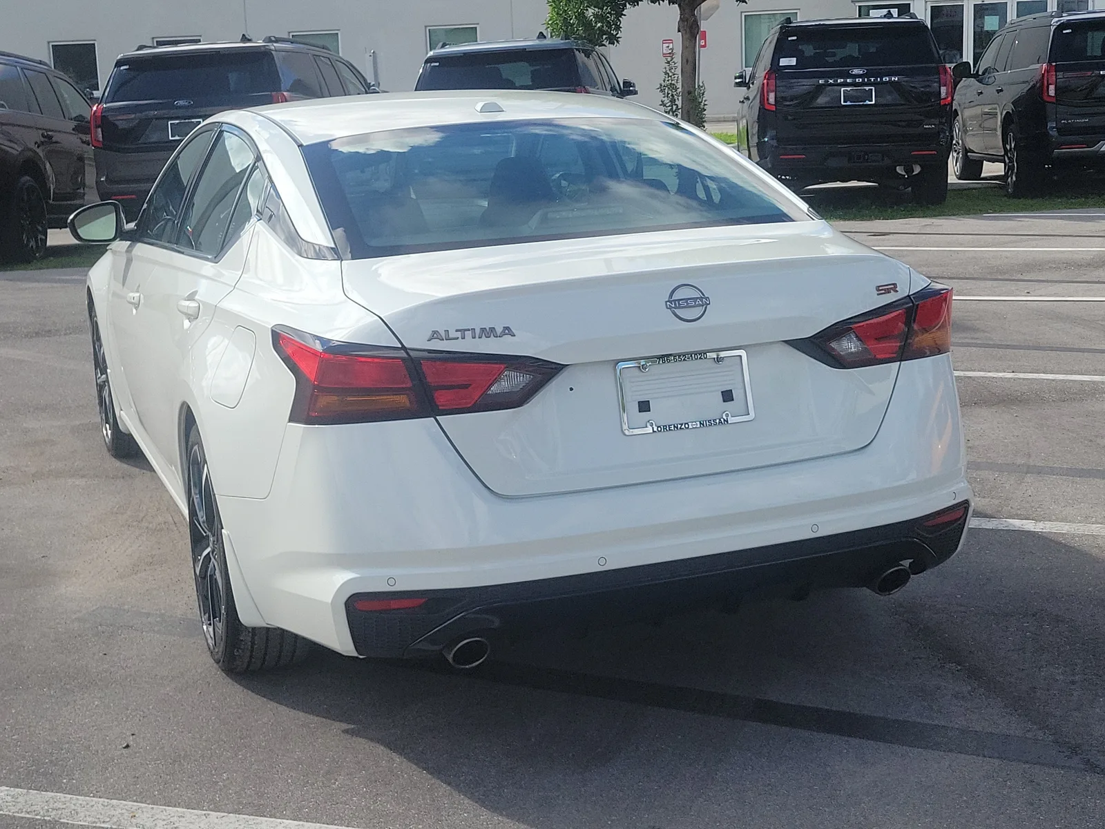 2024 Nissan Altima 2.5 SR photo 7