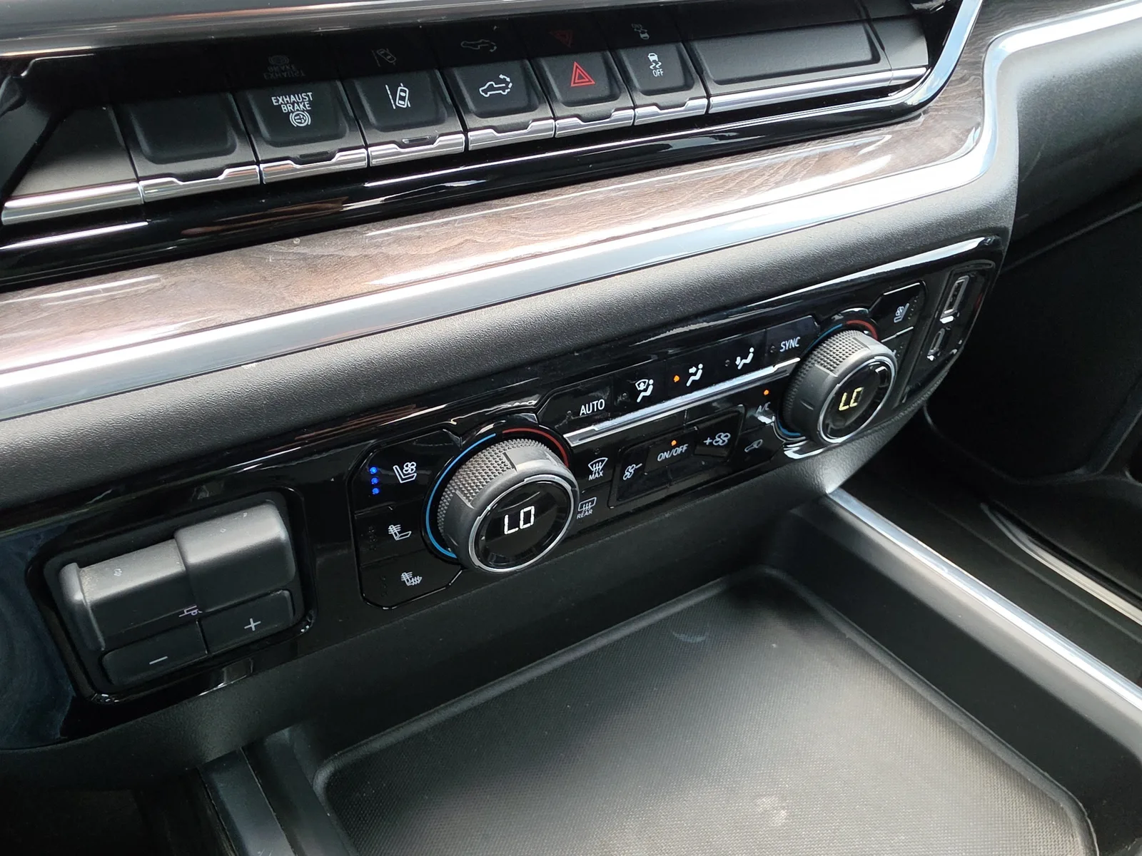 2024 Chevrolet Silverado 2500HD LTZ 4WD Diesel photo 19