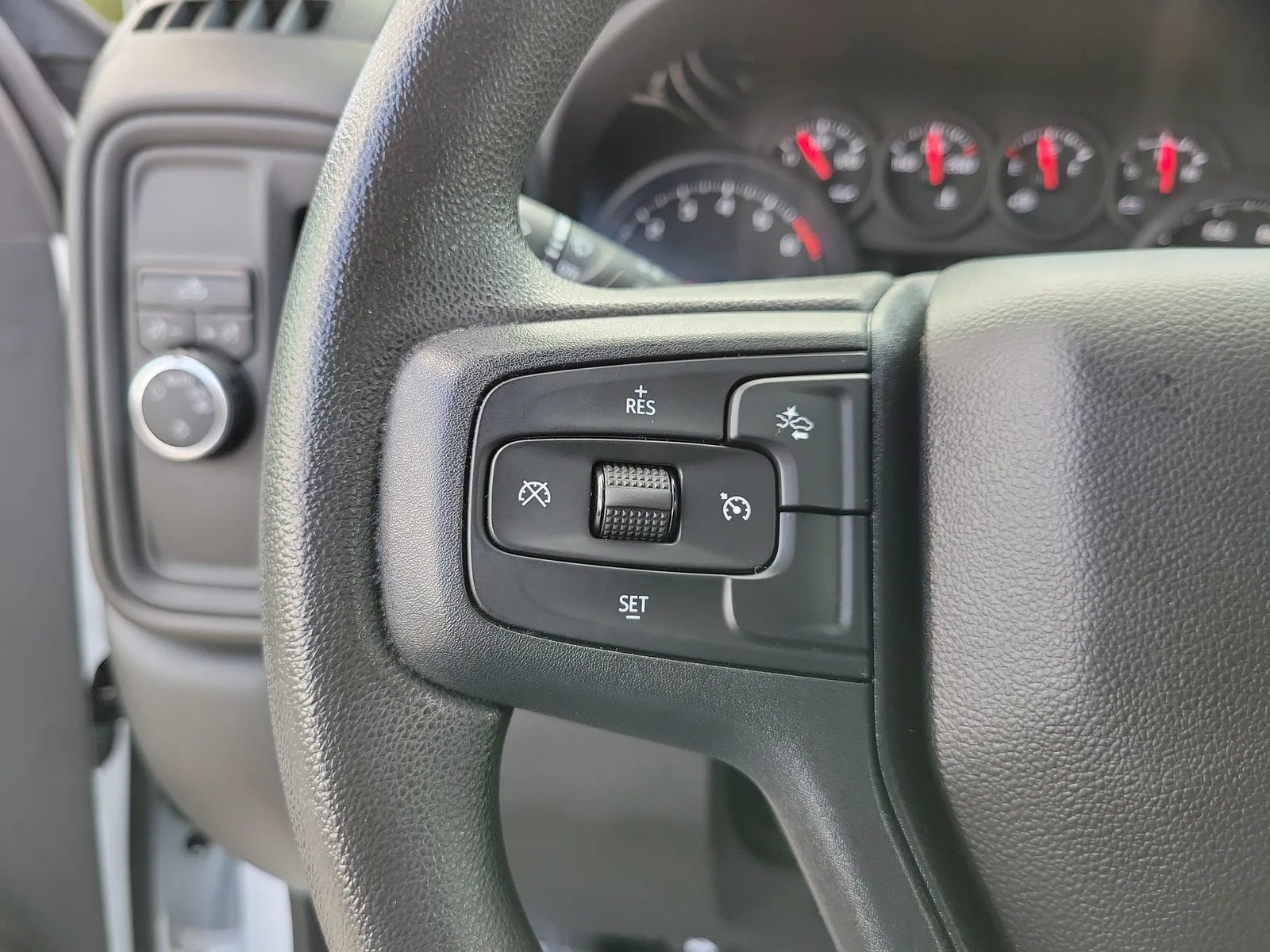 2024 Chevrolet Silverado 1500 Custom photo 27