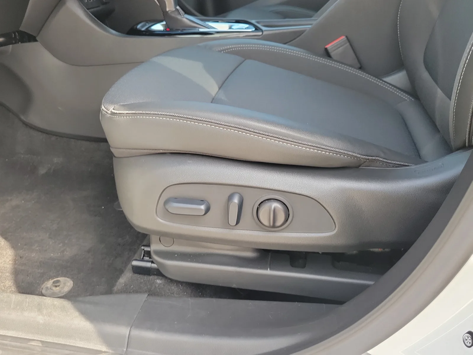 2023 Buick Encore GX Preferred photo 12