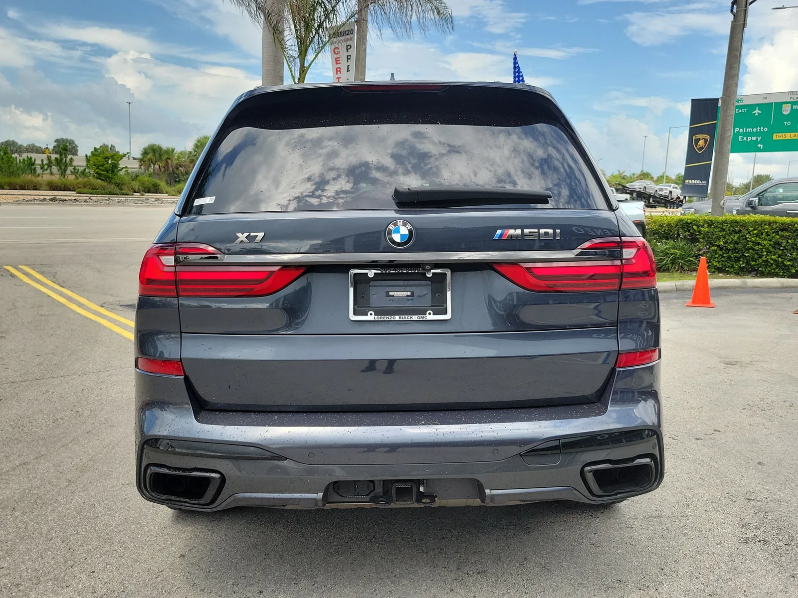 2022 BMW X7 M50i photo 6