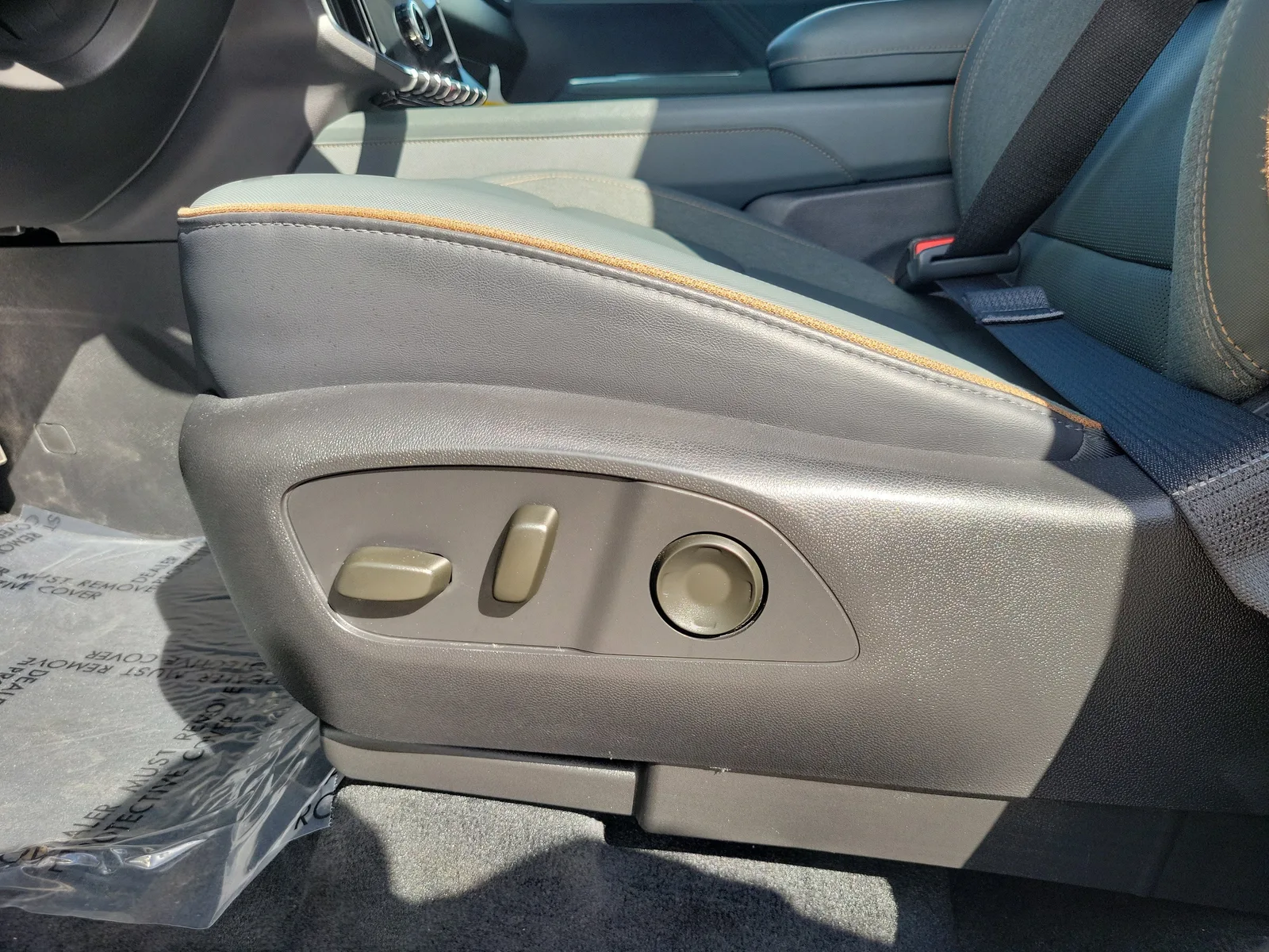 2024 GMC Acadia AT4 photo 12
