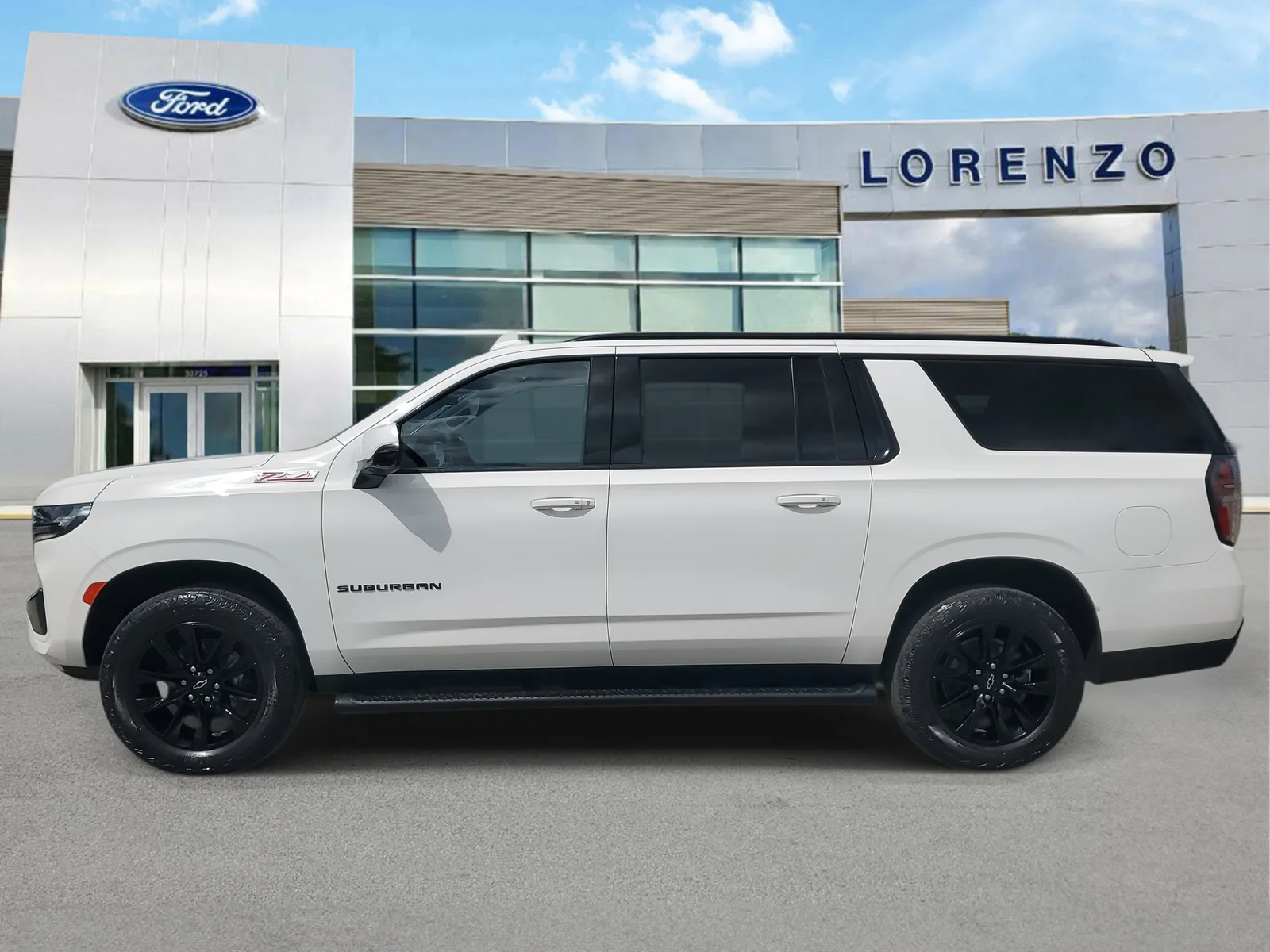 2023 Chevrolet Suburban Z71 4WD photo 7