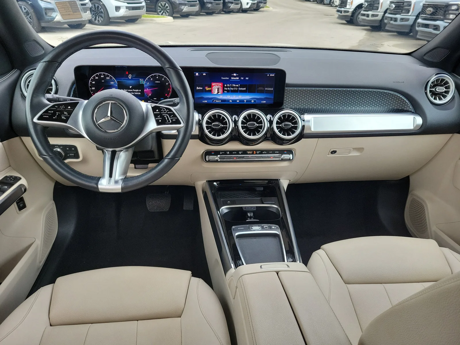 2025 Mercedes-Benz GLB GLB 250 photo 15