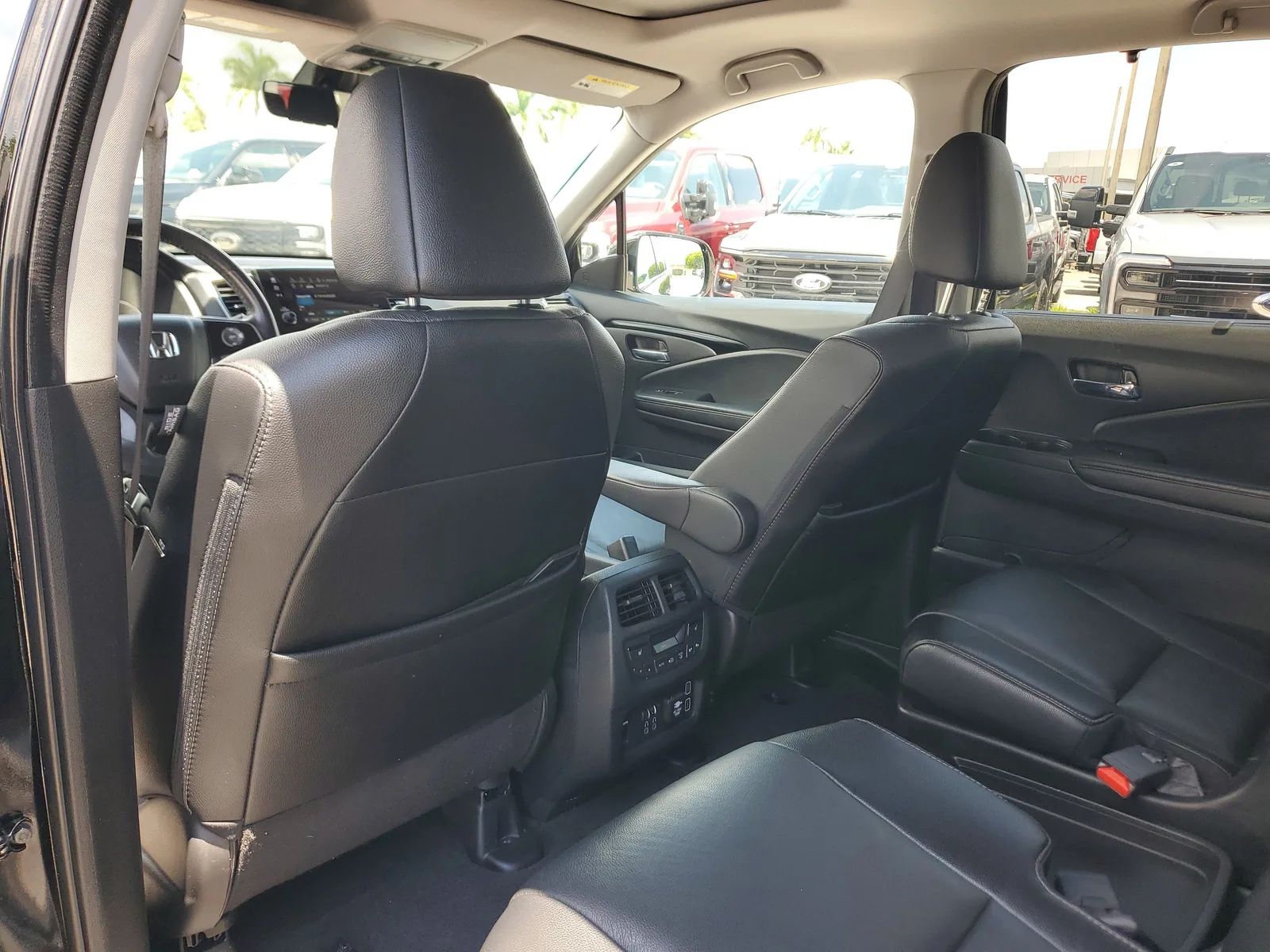 2022 Honda Pilot Touring 7-Passenger photo 15