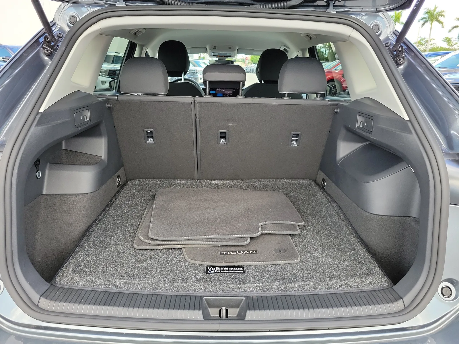 2025 Volkswagen Tiguan S photo 11