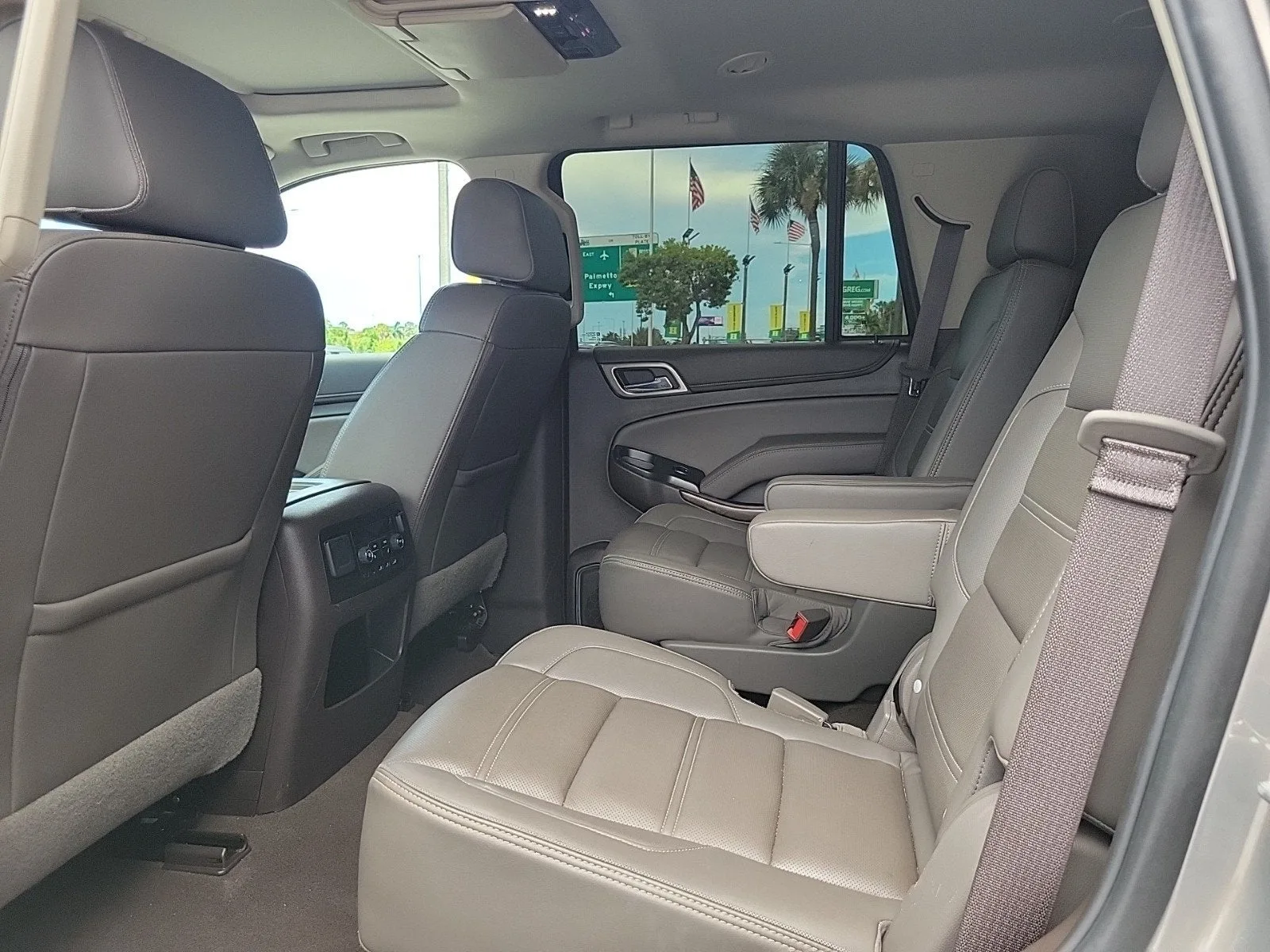2019 GMC Yukon Denali photo 16
