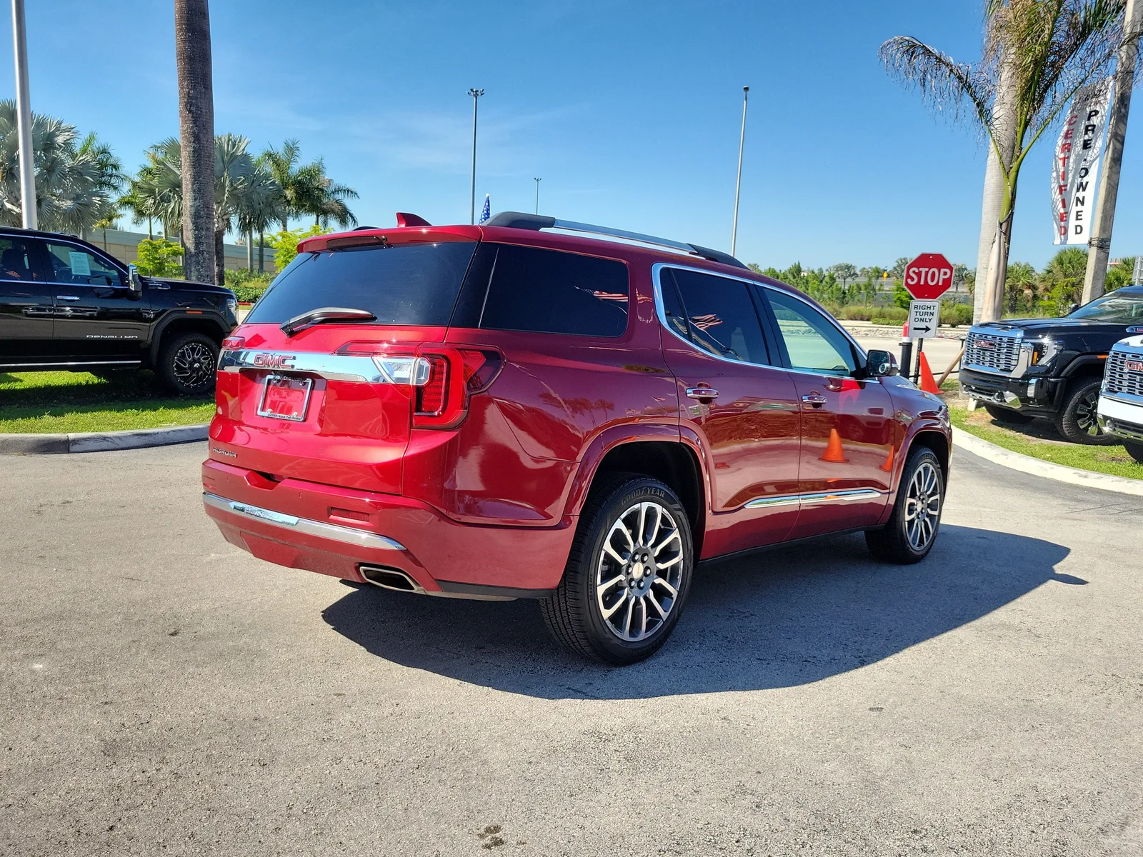 2022 GMC Acadia Denali photo 5