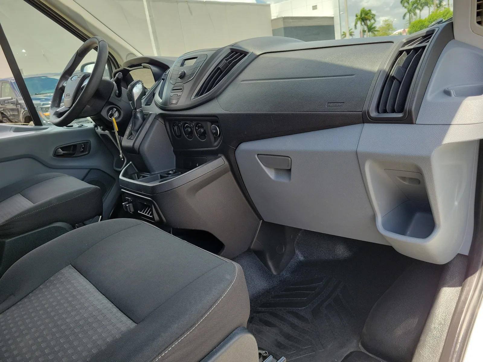 2016 Ford Transit Wagon XL photo 26
