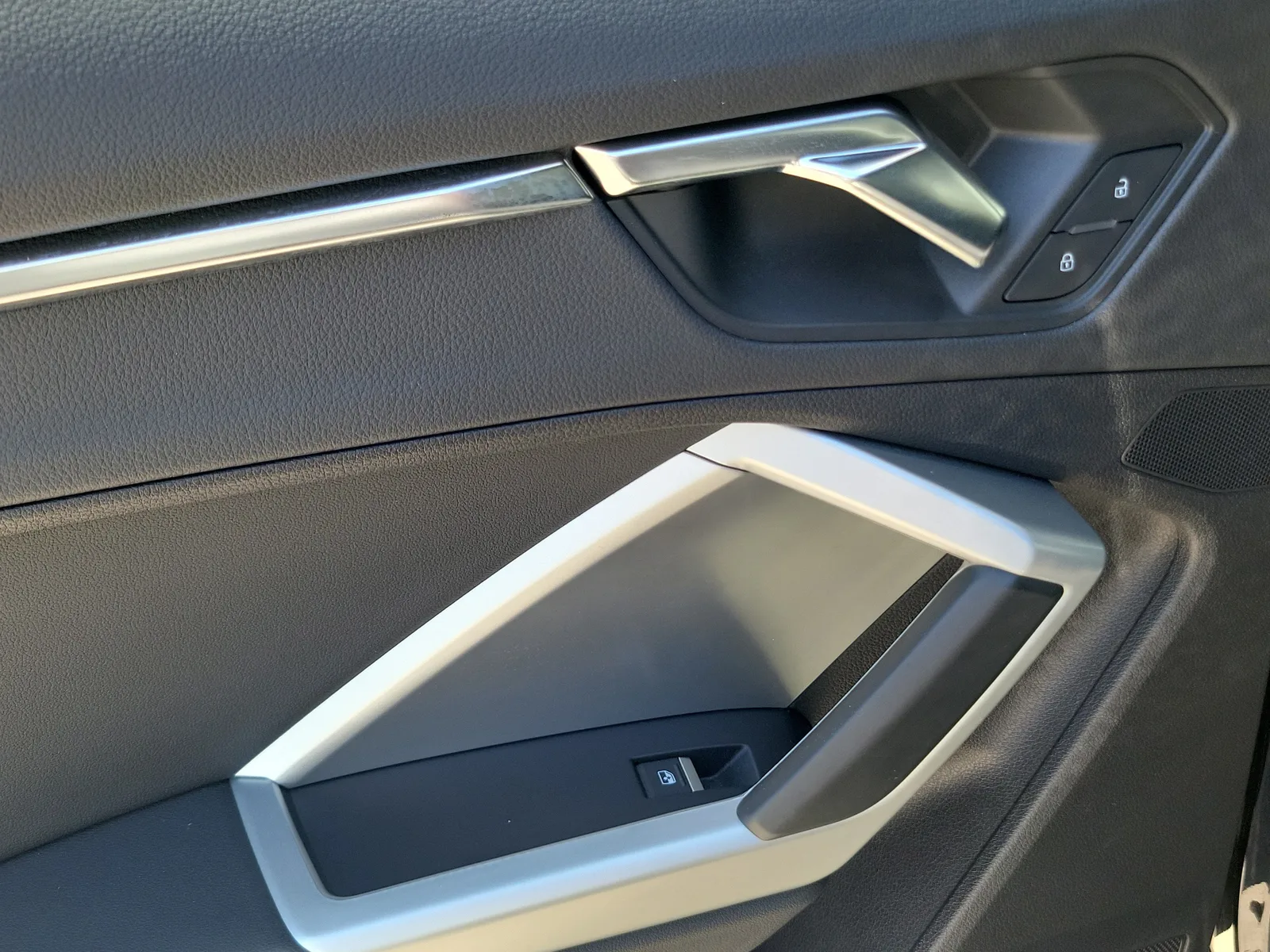 2020 Audi Q3 S line Premium photo 30