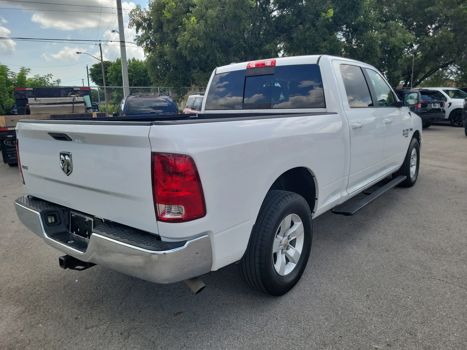 2019 RAM 1500 Classic SLT photo 5