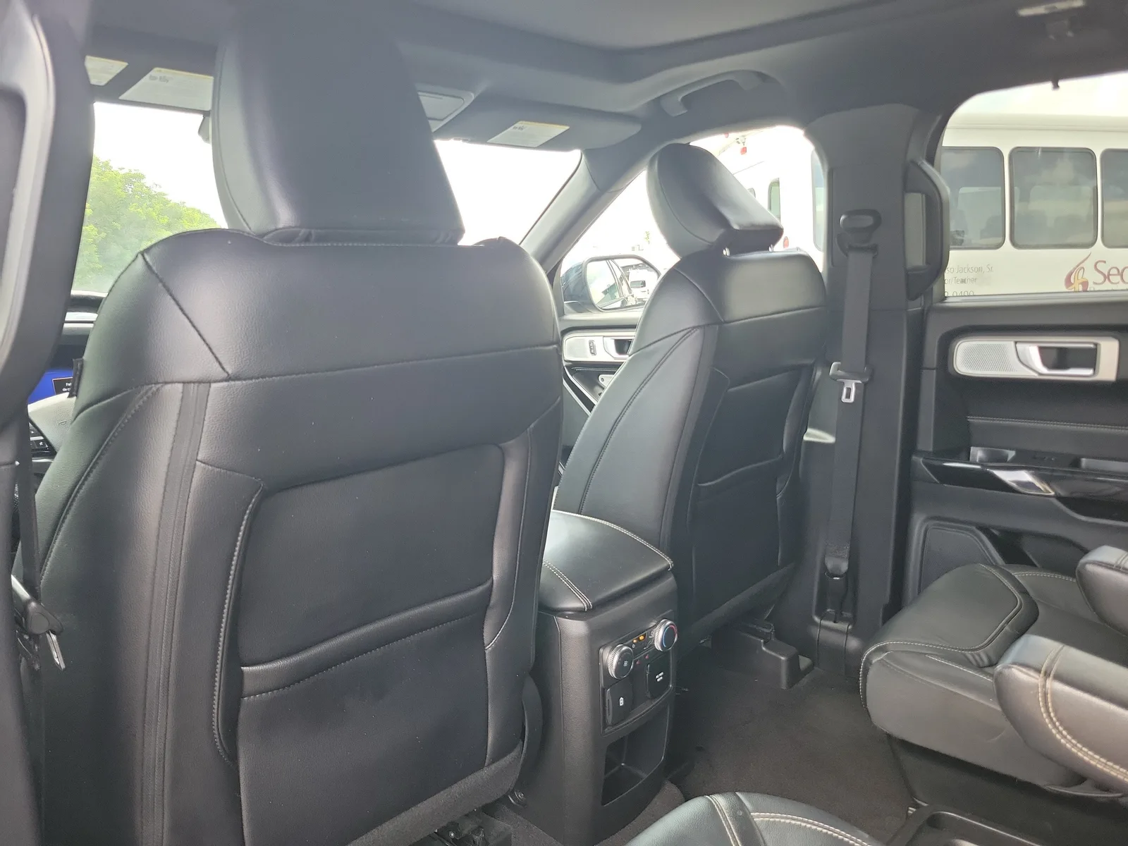 2021 Ford Explorer ST 4WD photo 15