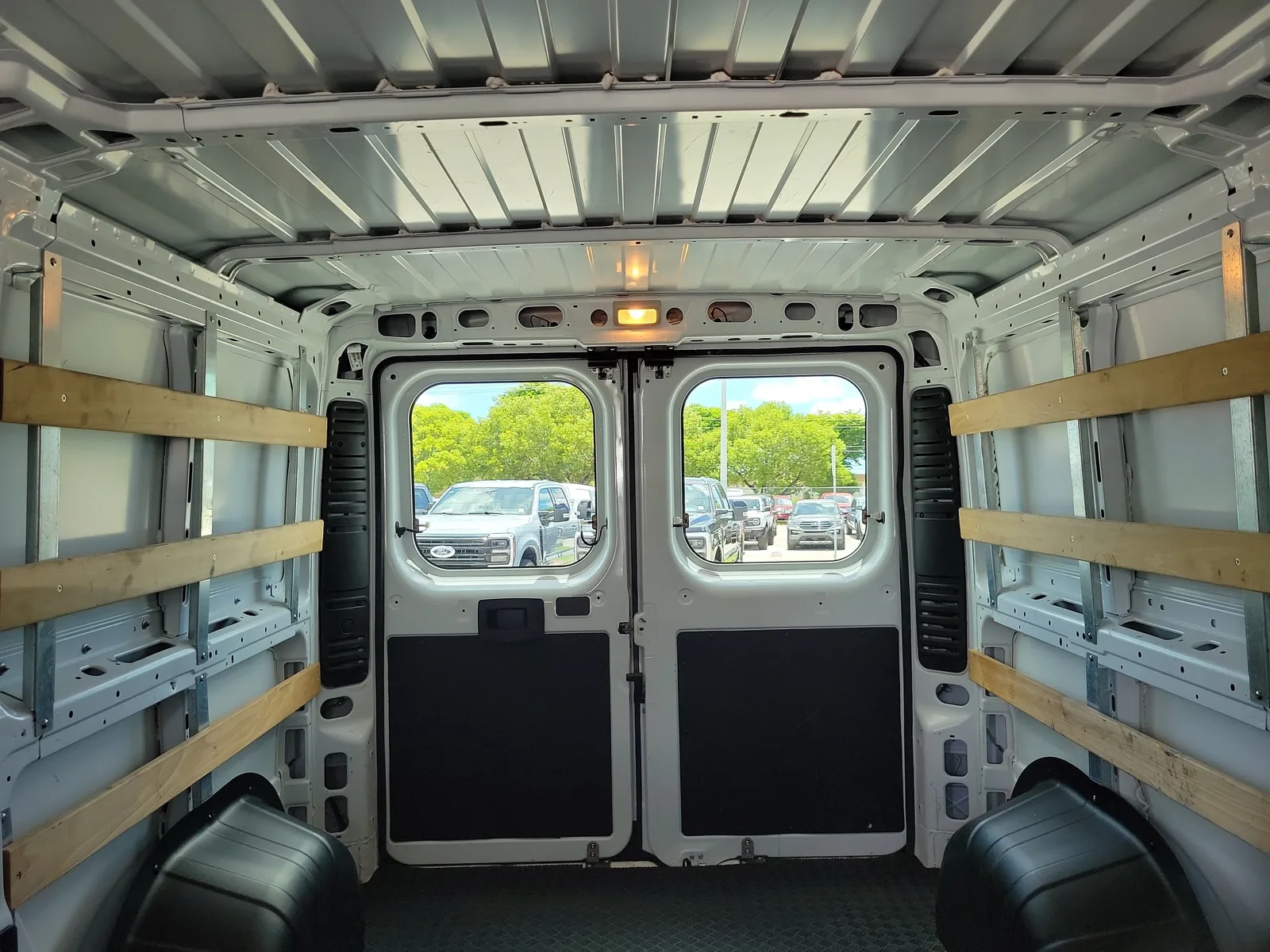 2025 RAM ProMaster Cargo Van Tradesman photo 13