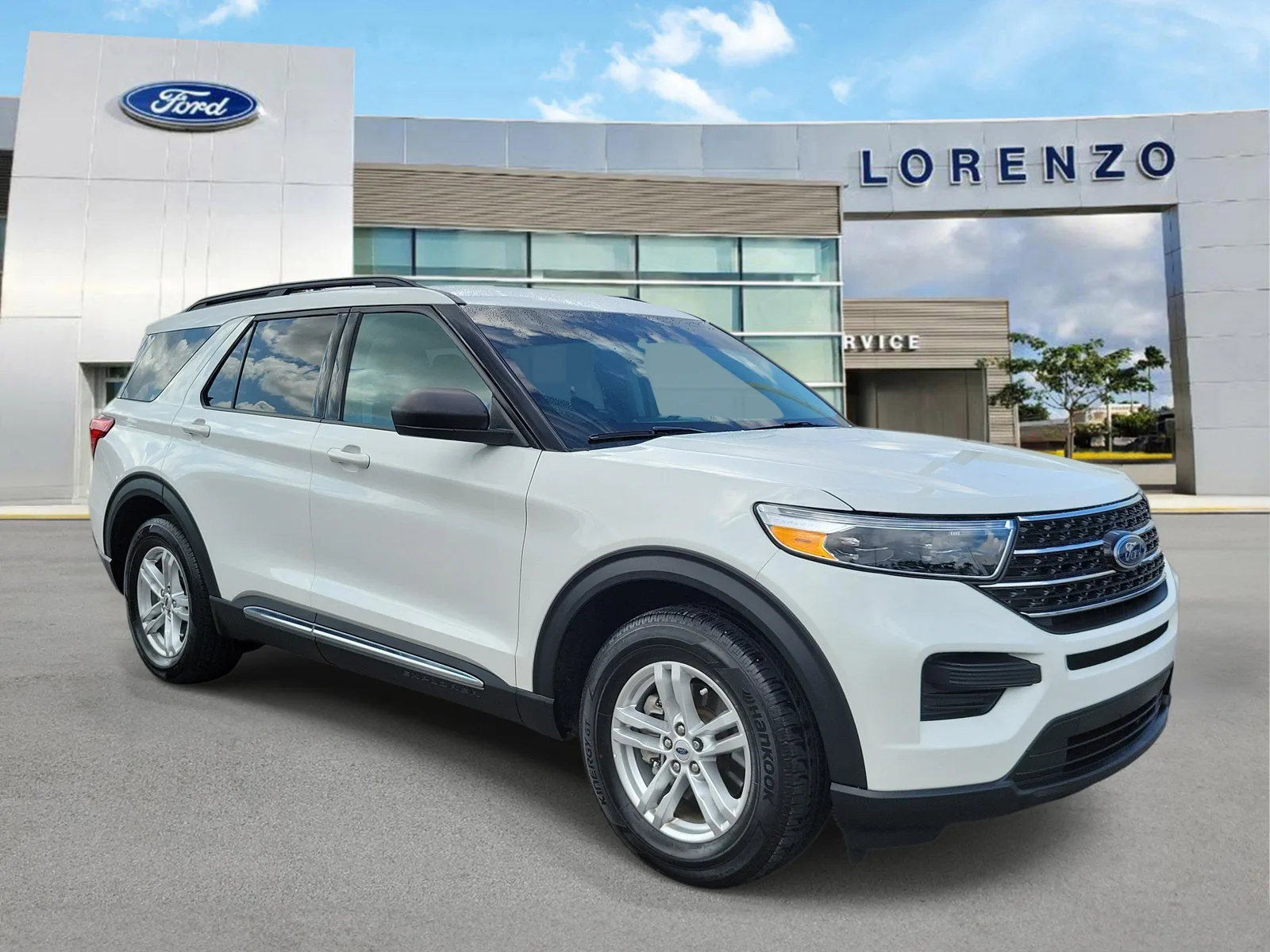 2024 Ford Explorer XLT photo 3