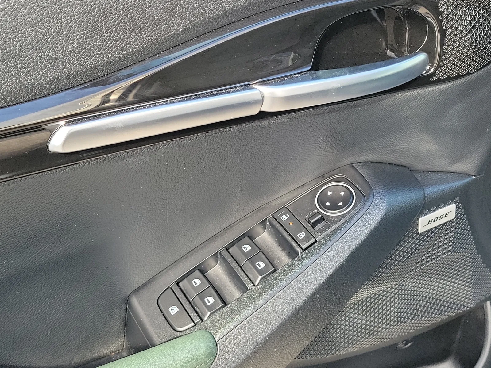 2025 Kia Seltos SX photo 23