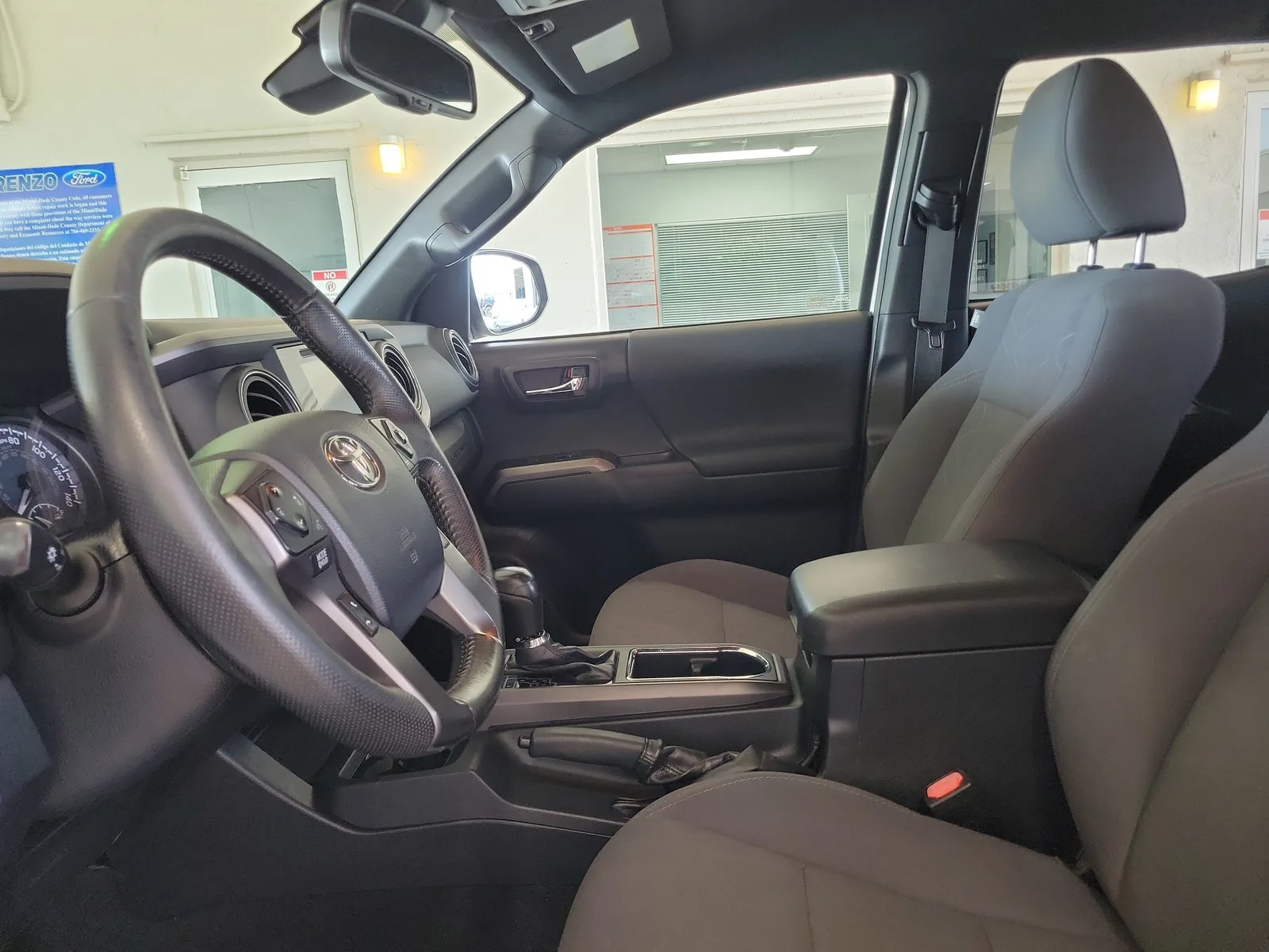 2019 Toyota Tacoma 4WD TRD Off Road photo 12