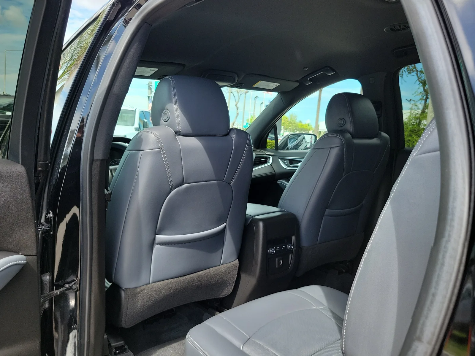 2022 Buick Enclave Essence photo 14