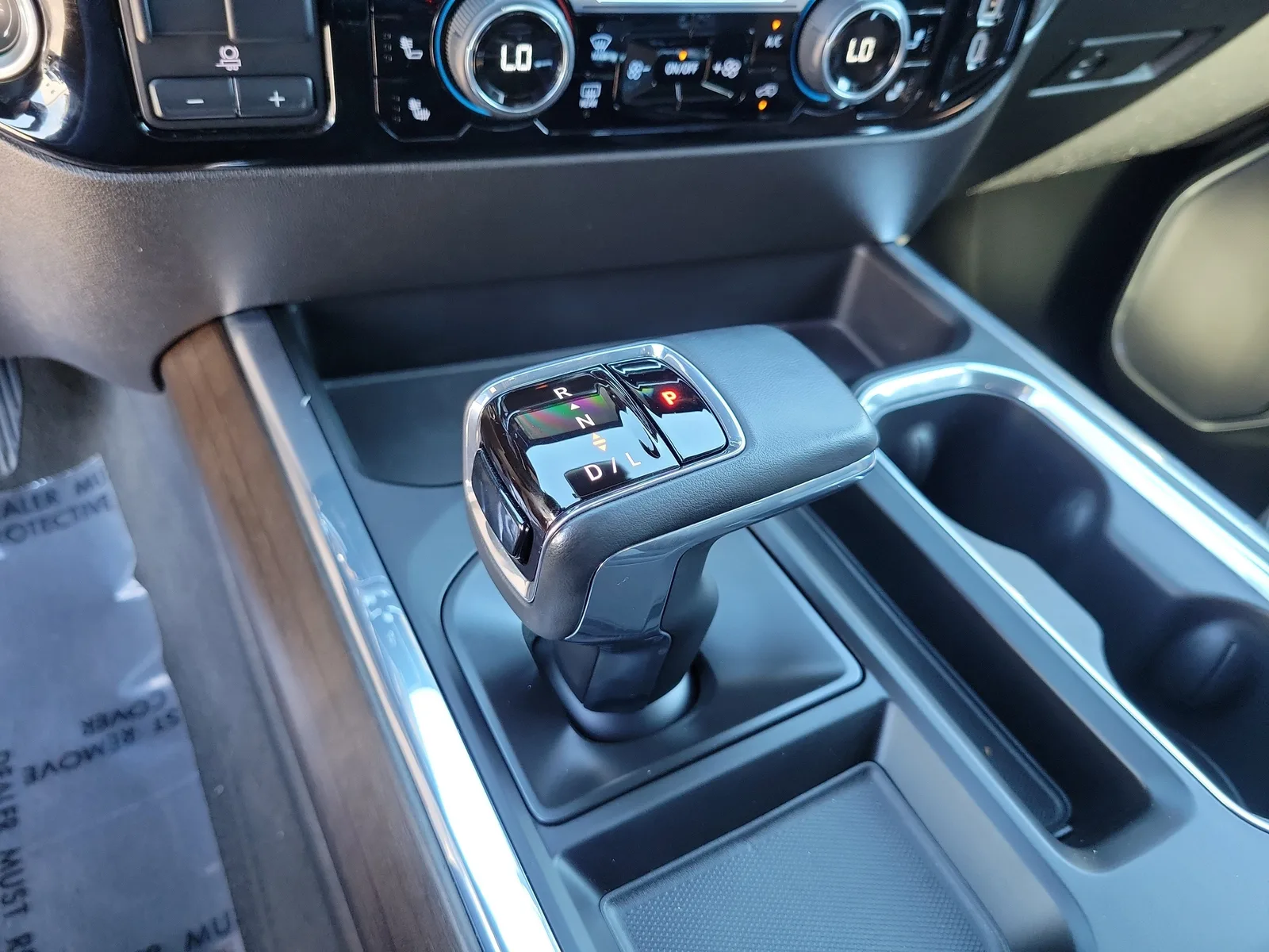 2024 Chevrolet Silverado 1500 High Country photo 22