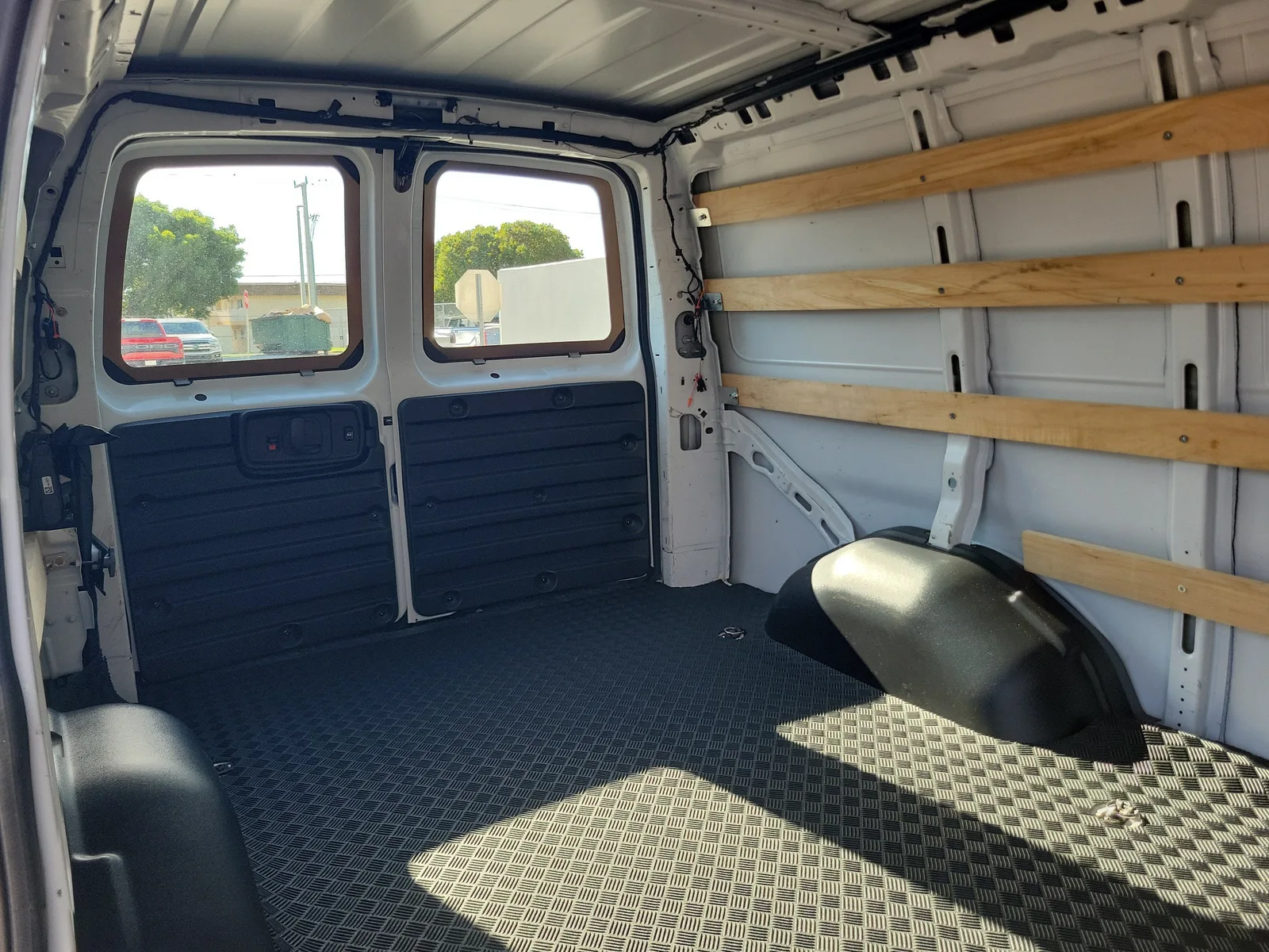 2025 Chevrolet Express Cargo Van Work Van photo 12