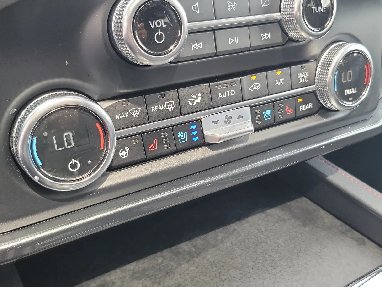 2023 Ford Expedition Limited photo 31