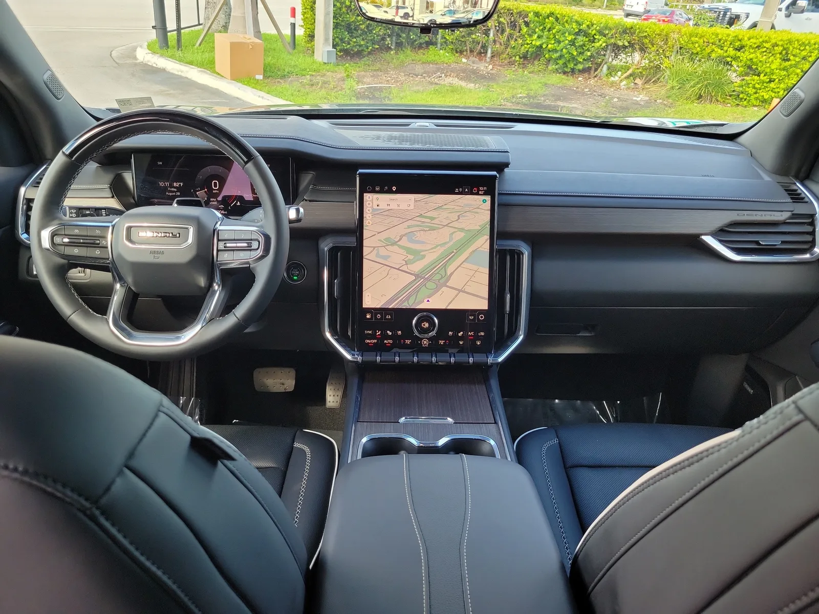 2025 GMC Acadia Denali photo 19