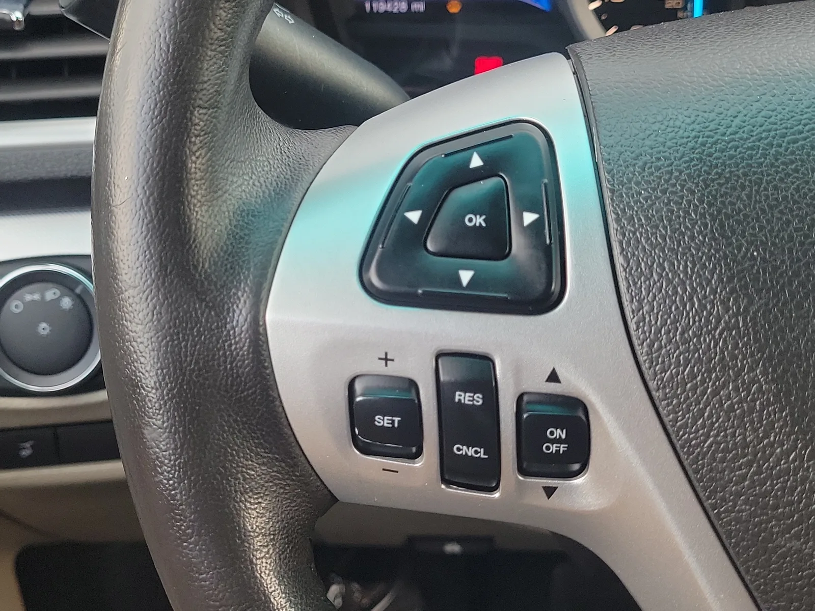 2014 Ford Explorer XLT photo 25