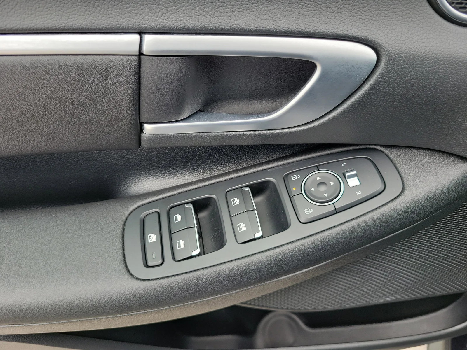 2024 Hyundai Sonata SEL photo 26