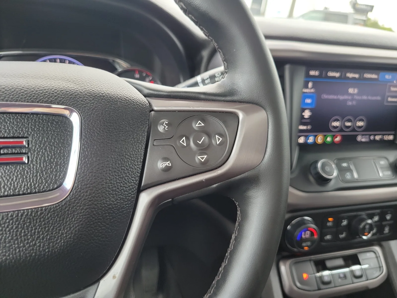 2023 GMC Acadia AT4 photo 24