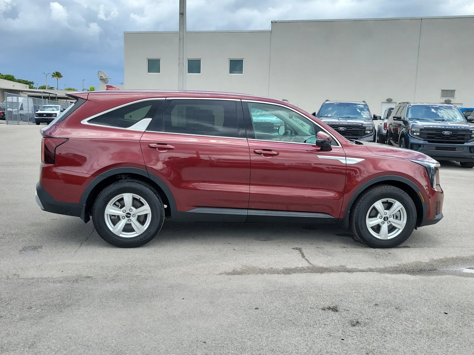 2024 Kia Sorento LX photo 4