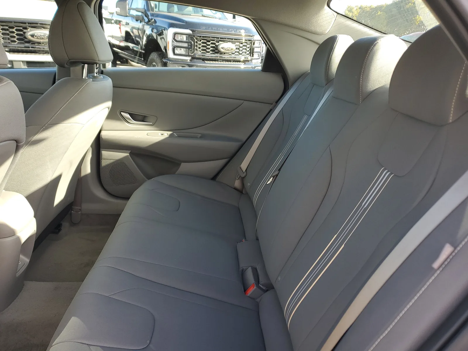 2025 Hyundai Elantra SEL Sport photo 12