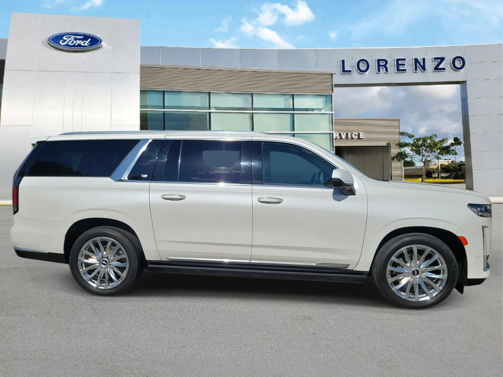 2023 Cadillac Escalade ESV 4WD Premium Luxury photo 4