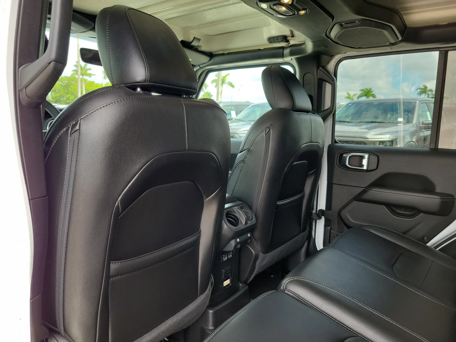 2023 Jeep Wrangler 4xe Sahara 4WD photo 13