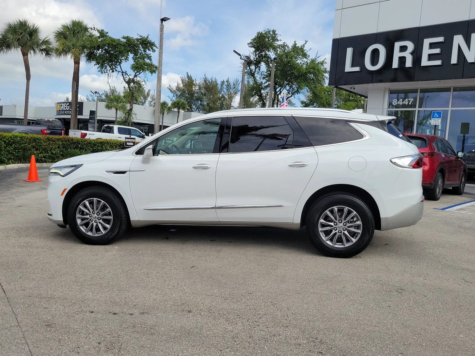 2024 Buick Enclave Essence photo 8