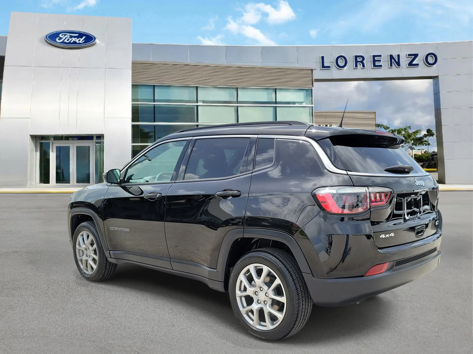 2023 Jeep Compass Latitude Lux 4WD photo 7