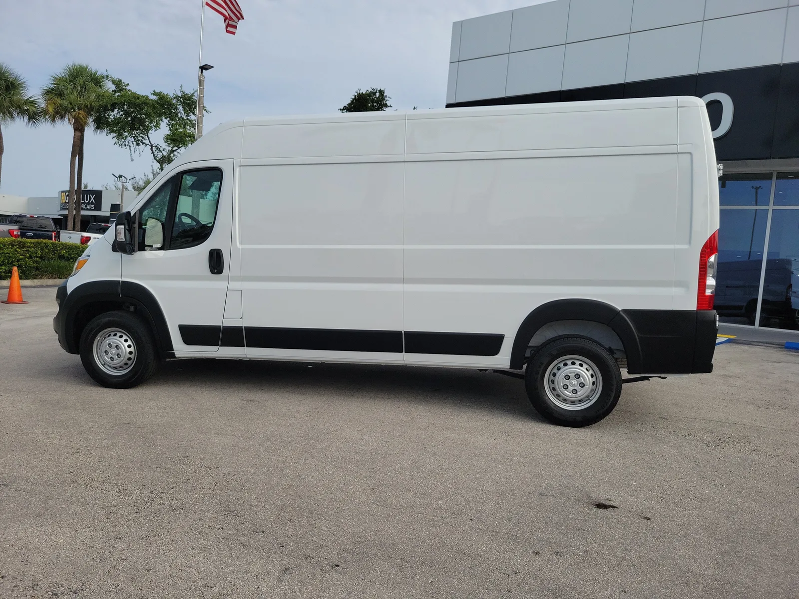 2026 RAM ProMaster Cargo Van Tradesman photo 8