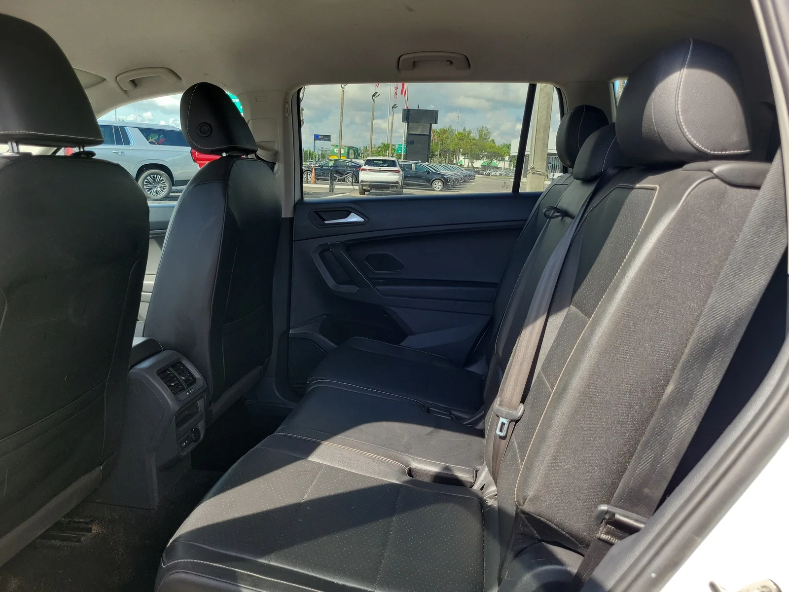 2021 Volkswagen Tiguan SE photo 13