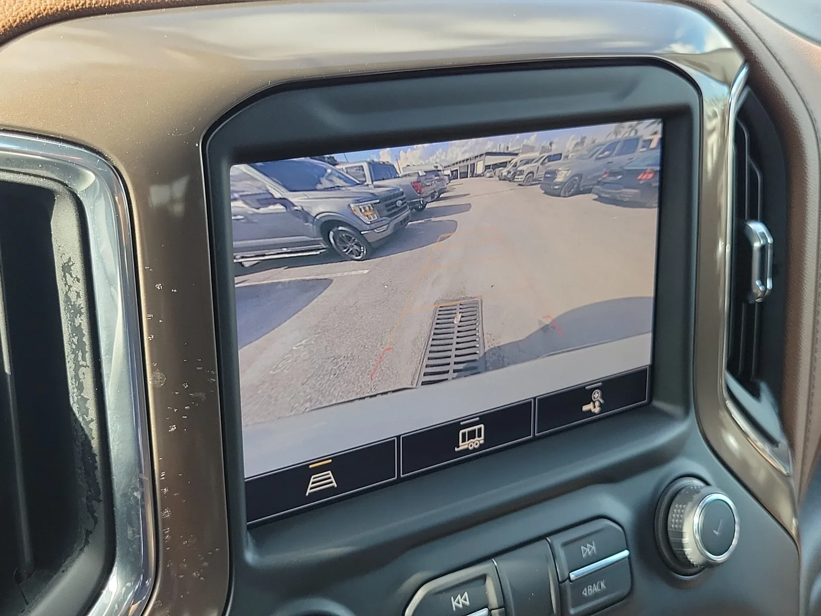 2022 Chevrolet Silverado 1500 LTD High Country photo 10