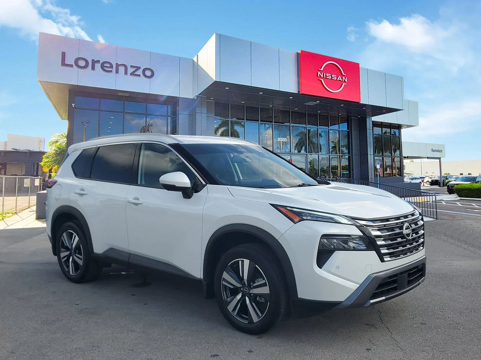2025 Nissan Rogue SL photo 3
