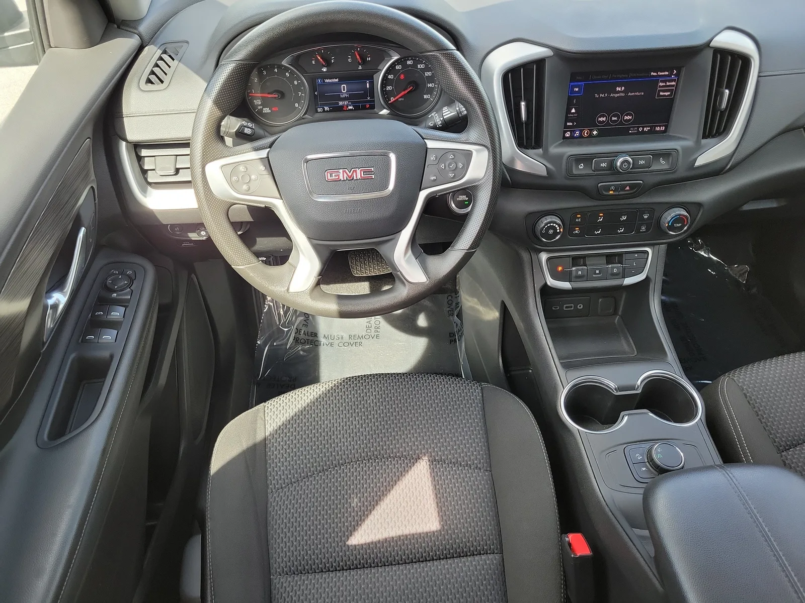 2024 GMC Terrain SLE photo 16