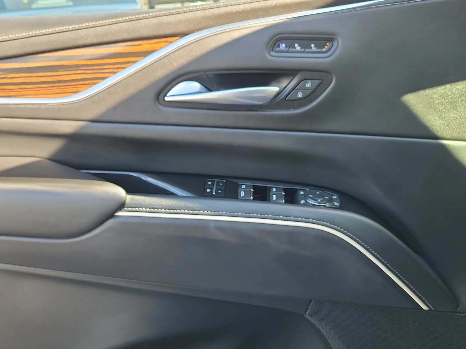 2023 Cadillac Escalade ESV 4WD Premium Luxury photo 29