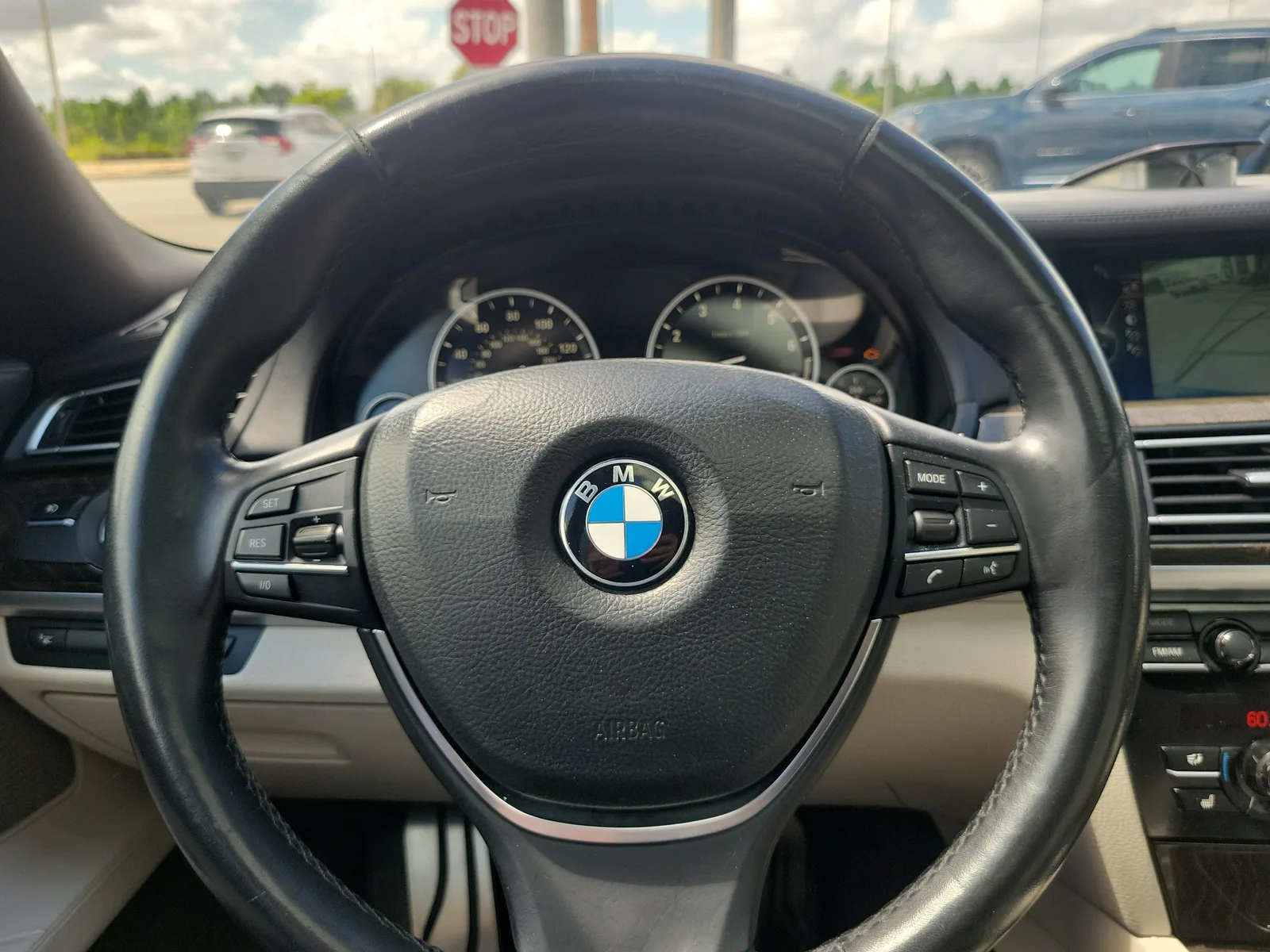 2013 BMW 7 Series 750Li xDrive photo 17