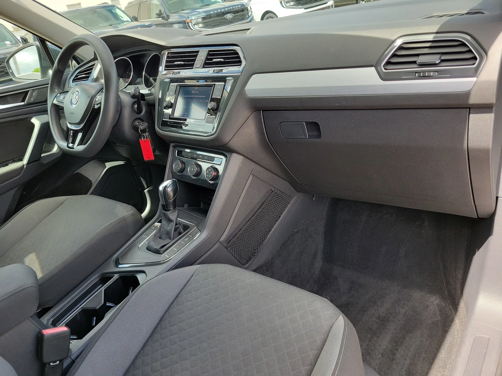 2019 Volkswagen Tiguan S photo 18