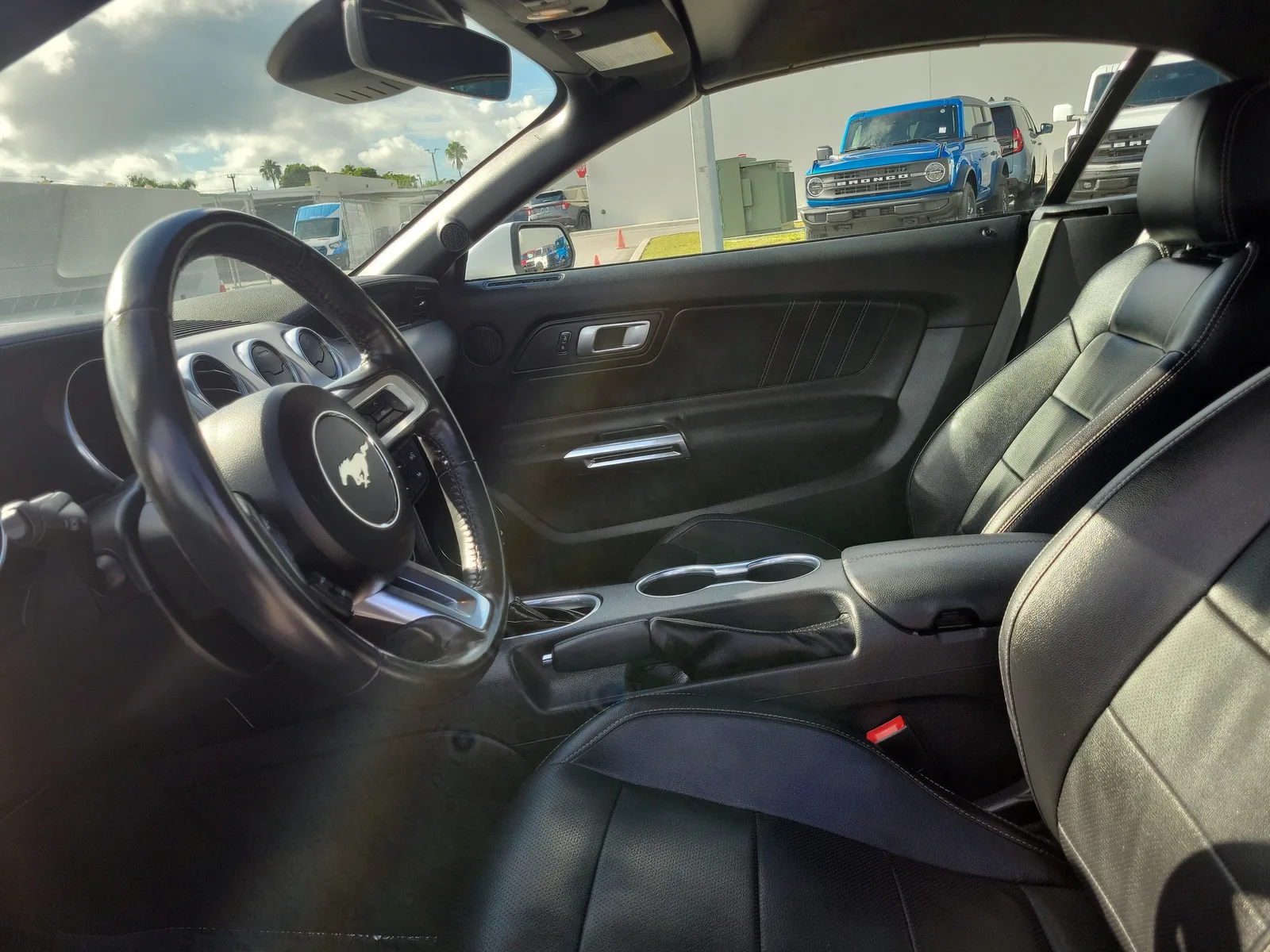 2022 Ford Mustang EcoBoost Premium photo 11