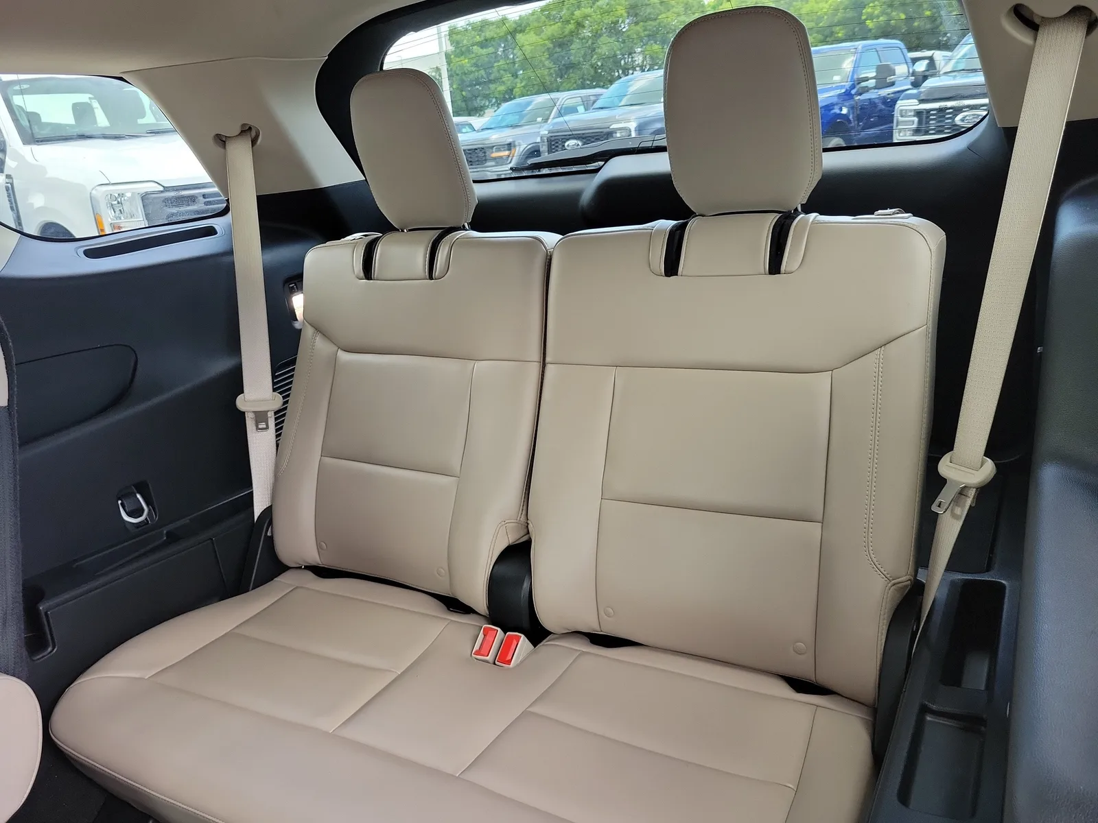 2024 Ford Explorer XLT photo 21