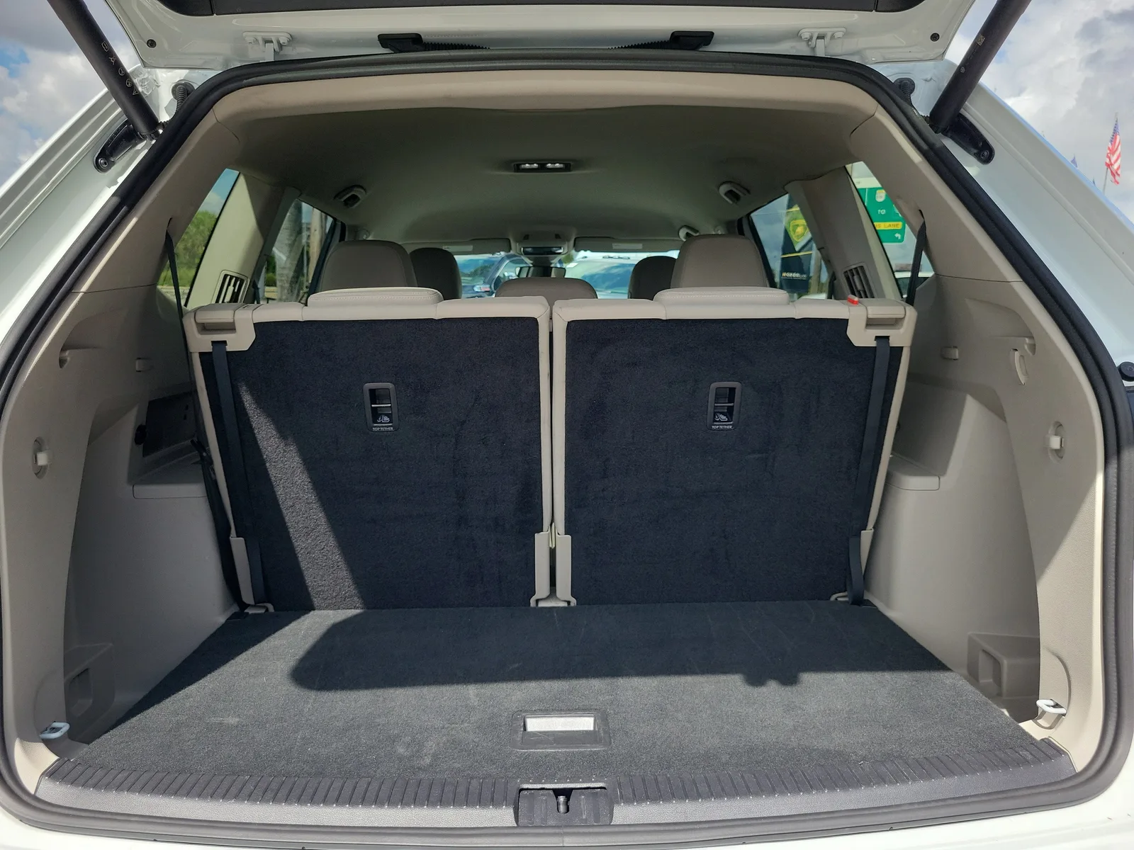 2025 Volkswagen Atlas 2.0T SE w/Technology photo 16