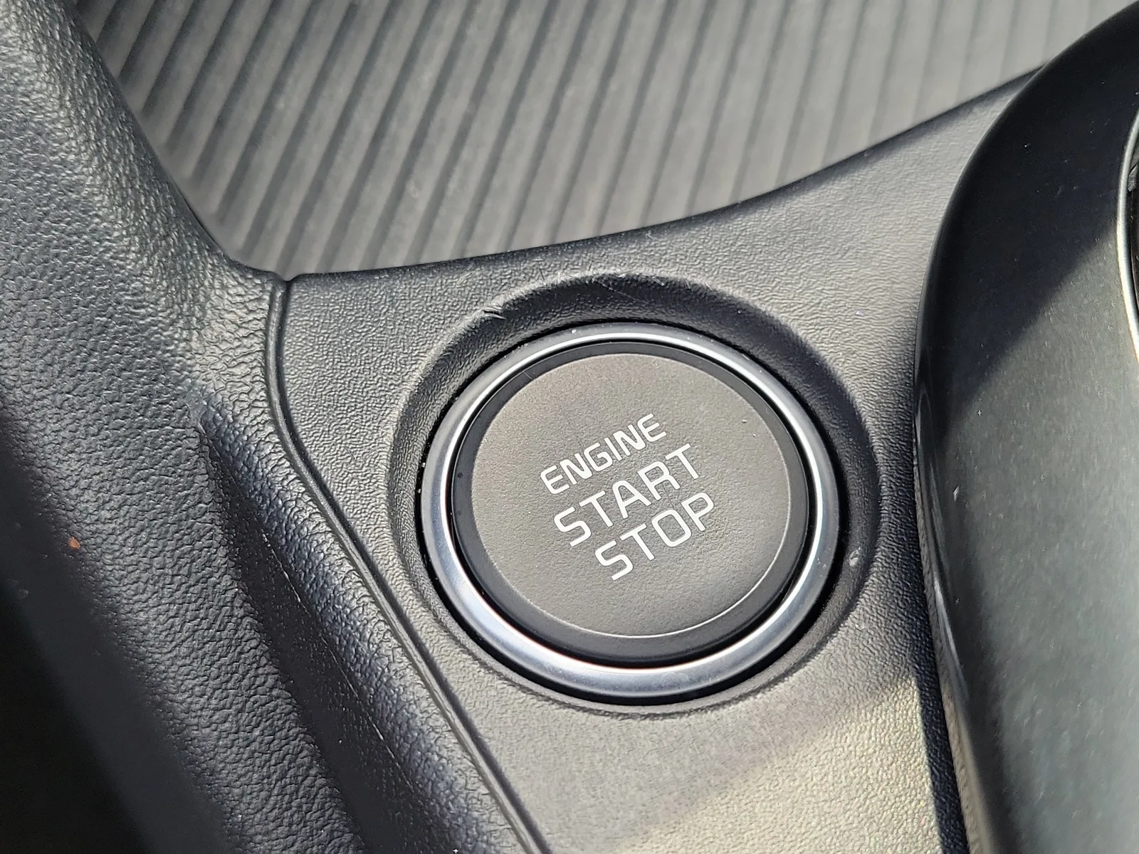 2025 Kia K4 LX photo 31